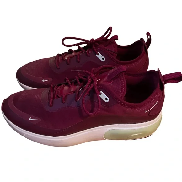 NIKE AIRMAX 08/15/18 AQ4312-600 Women’s 10.5 Plum Color Excellent Pre-Owned